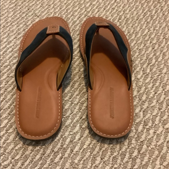 Johnston and Murphy men flip flops - Picture 1 of 3
